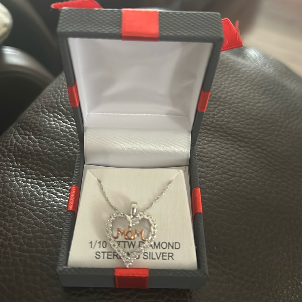 Brand New Mom Necklace Original Price 124.98